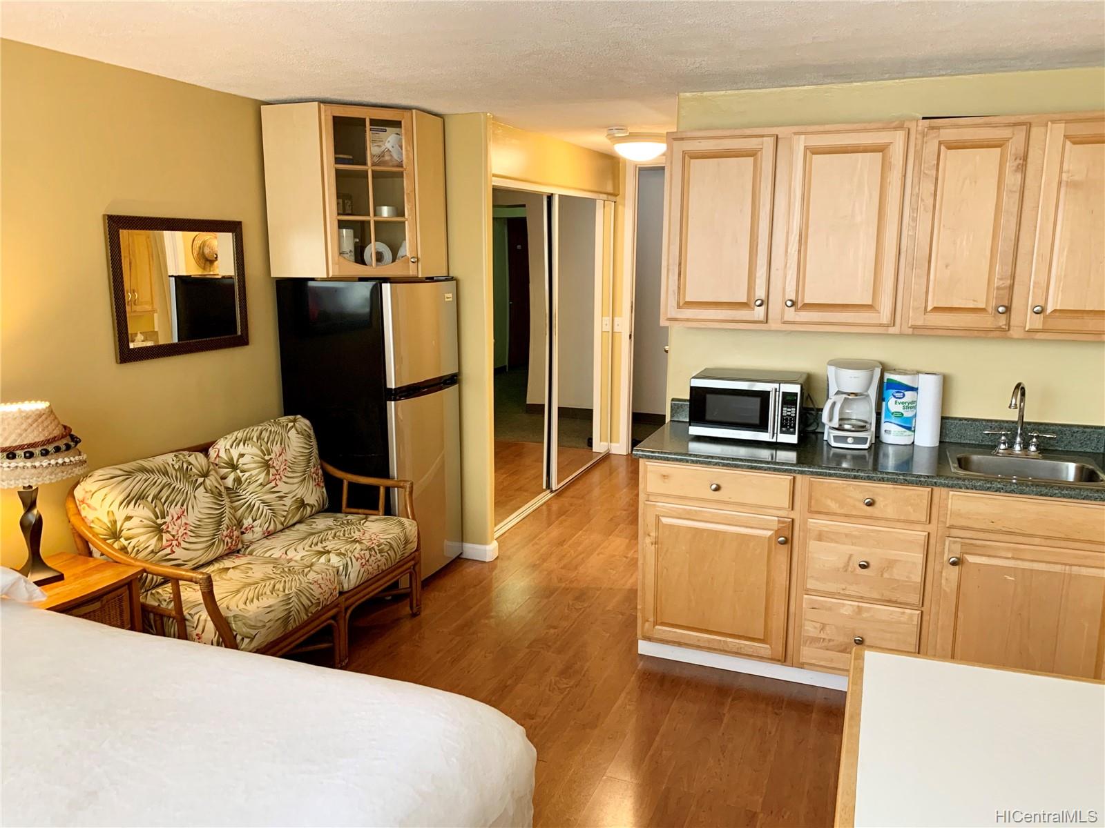 Tradewinds Plaza 905, 2572 Lemon Road, Honolulu Waikiki