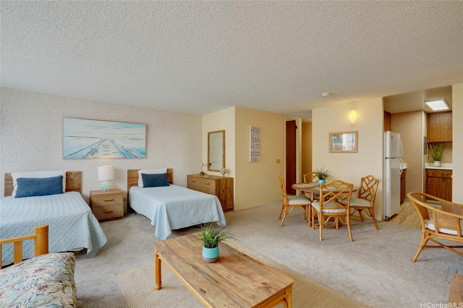 Tradewinds Plaza condo # 906, Honolulu, Hawaii - photo 13 of 18