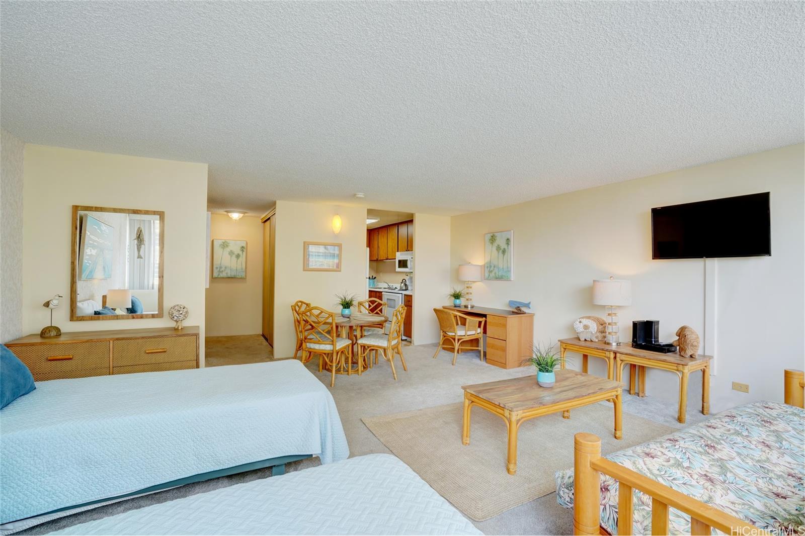 Tradewinds Plaza condo # 906, Honolulu, Hawaii - photo 14 of 18