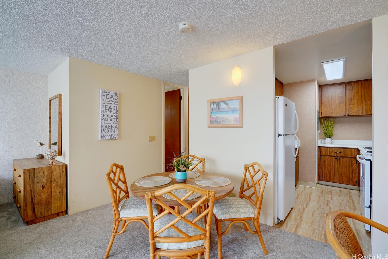 Tradewinds Plaza condo # 906, Honolulu, Hawaii - photo 10 of 18