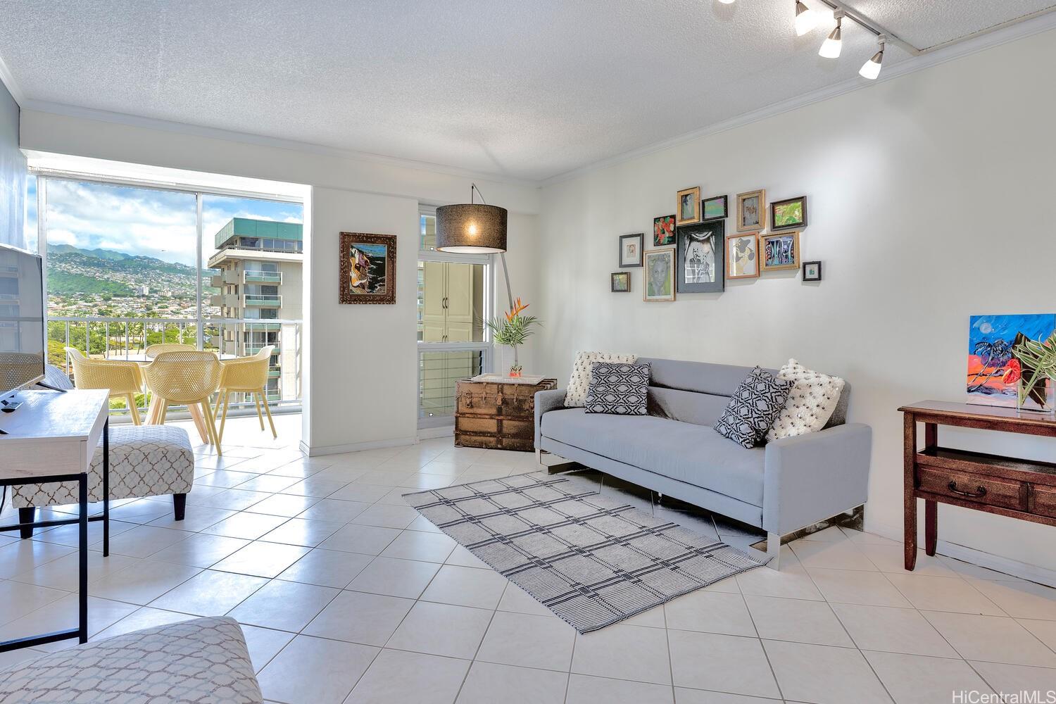 Crescent Park condo # 1202, Honolulu, Hawaii - photo 2 of 25