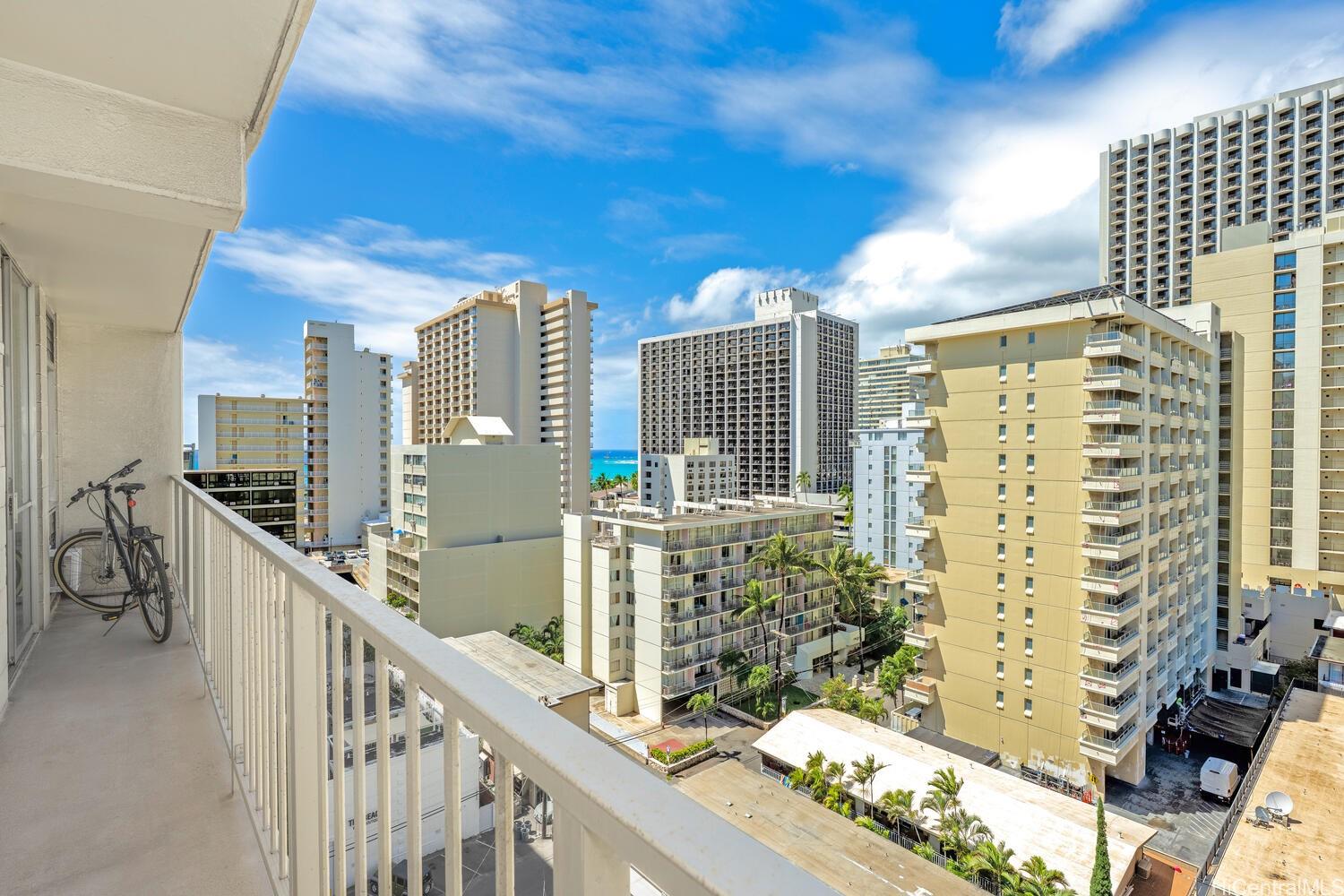 Crescent Park condo # 1202, Honolulu, Hawaii - photo 12 of 25
