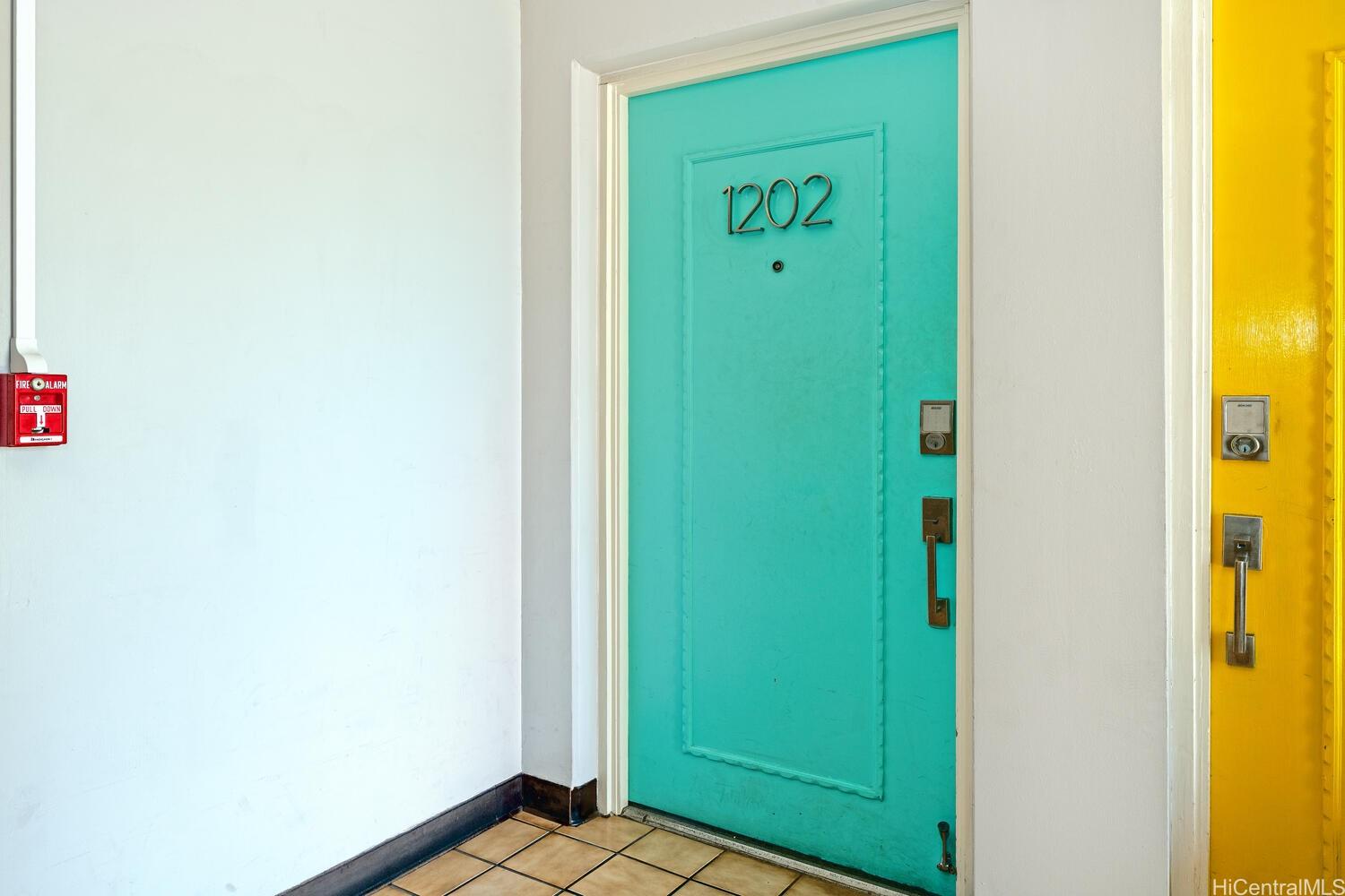 Crescent Park condo # 1202, Honolulu, Hawaii - photo 3 of 25