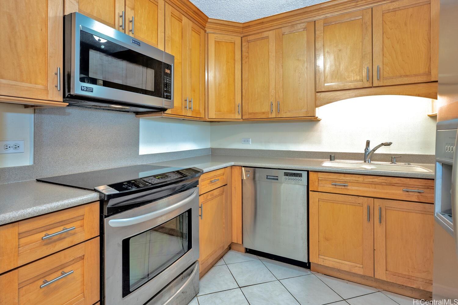 Crescent Park condo # 1202, Honolulu, Hawaii - photo 5 of 25