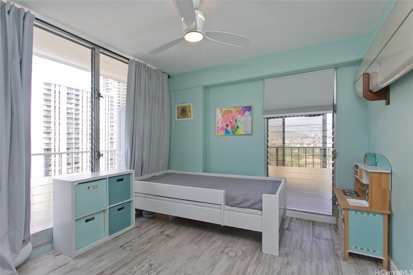 Crescent Park condo # 1502, Honolulu, Hawaii - photo 7 of 20