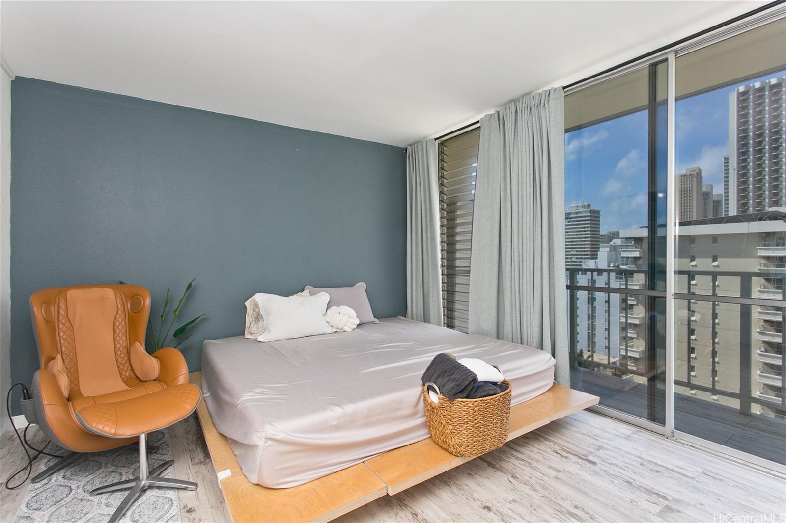 Crescent Park condo # 1502, Honolulu, Hawaii - photo 9 of 20