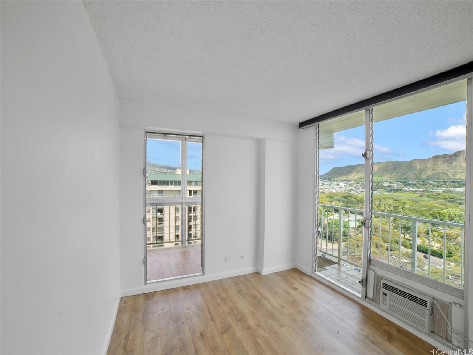 Crescent Park condo # 1504, Honolulu, Hawaii - photo 3 of 21