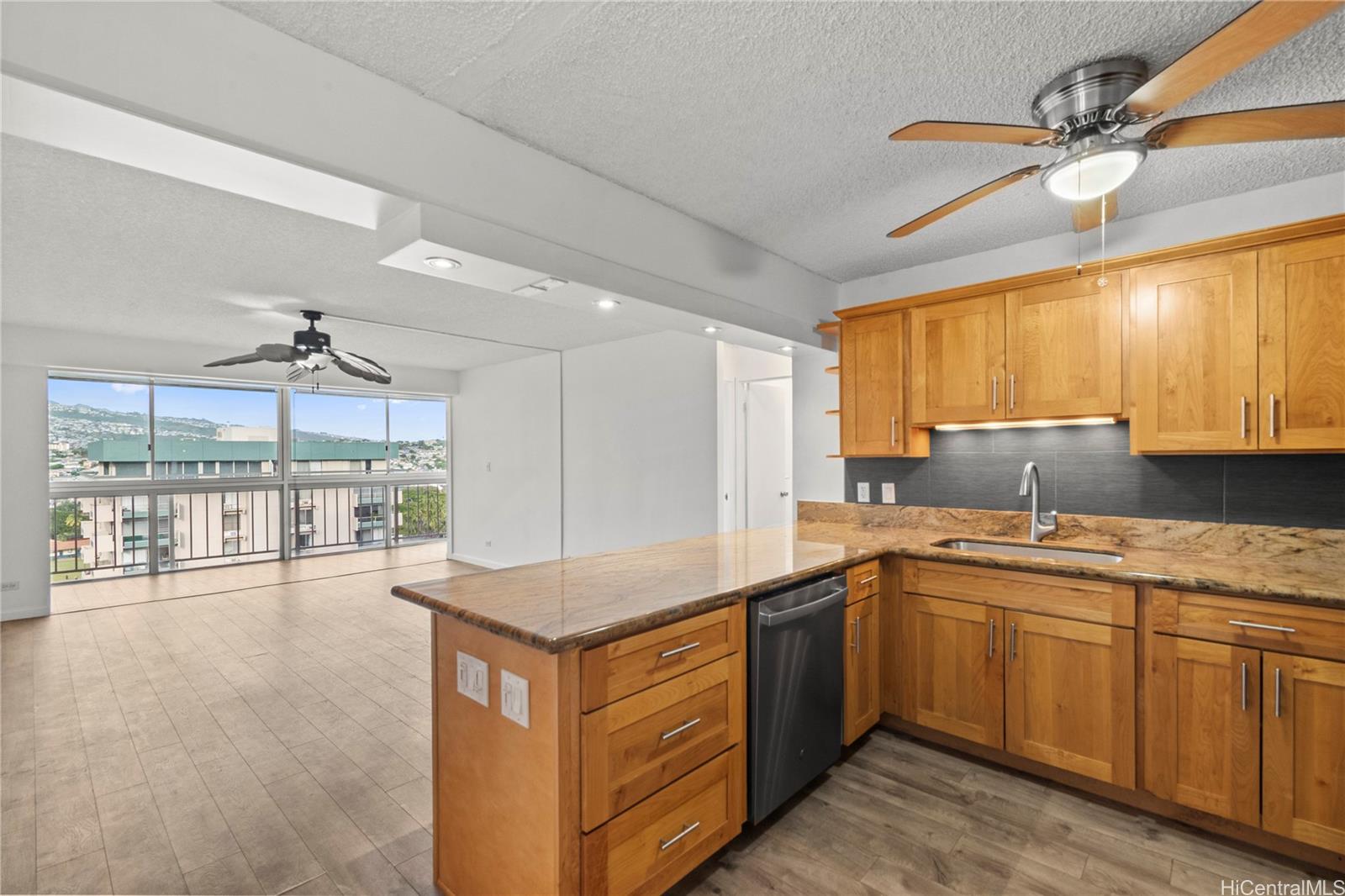 Crescent Park condo # 1504, Honolulu, Hawaii - photo 11 of 25