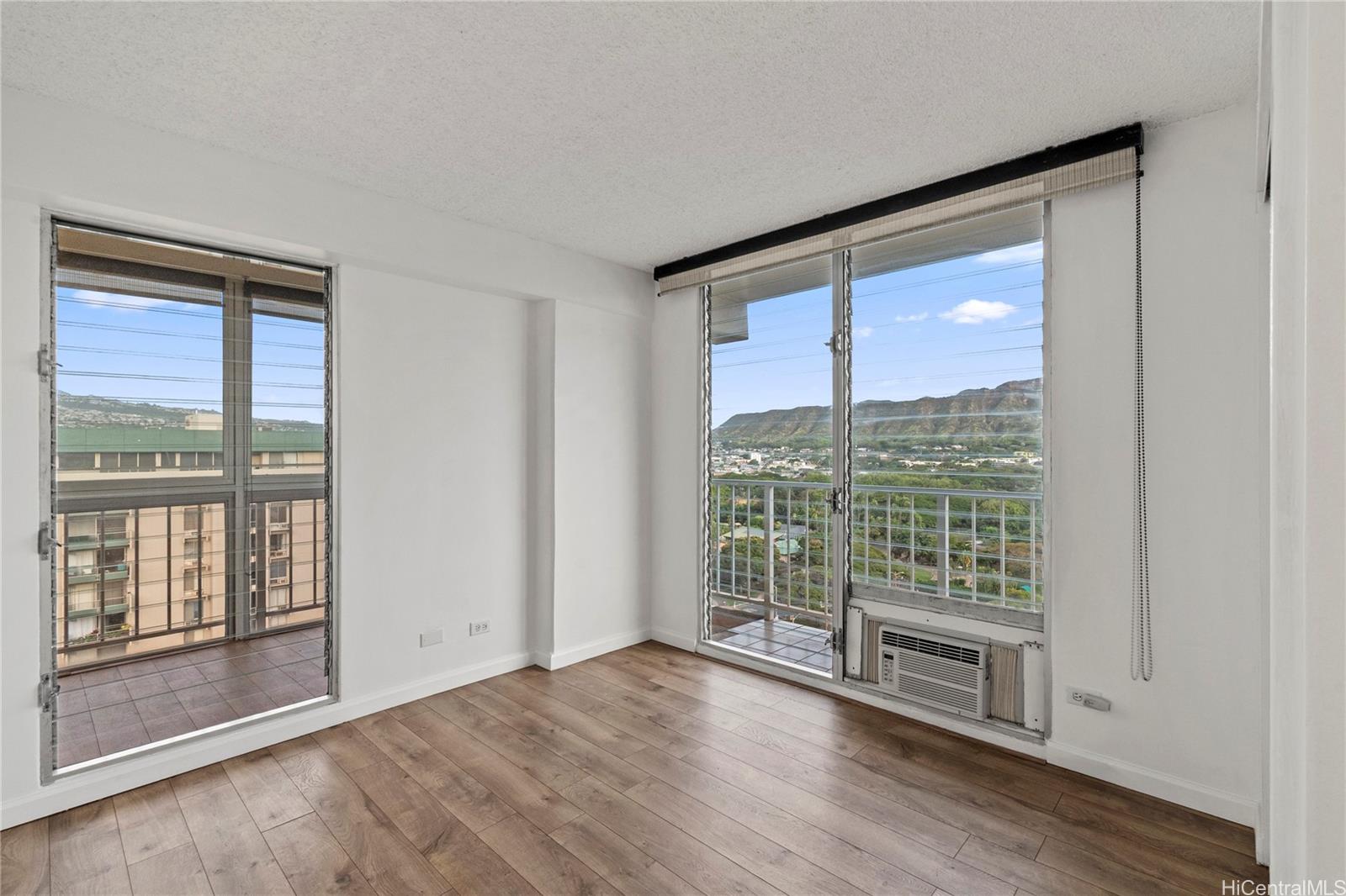 Crescent Park condo # 1504, Honolulu, Hawaii - photo 16 of 25