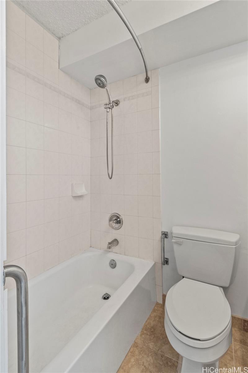 Crescent Park condo # 1504, Honolulu, Hawaii - photo 22 of 25