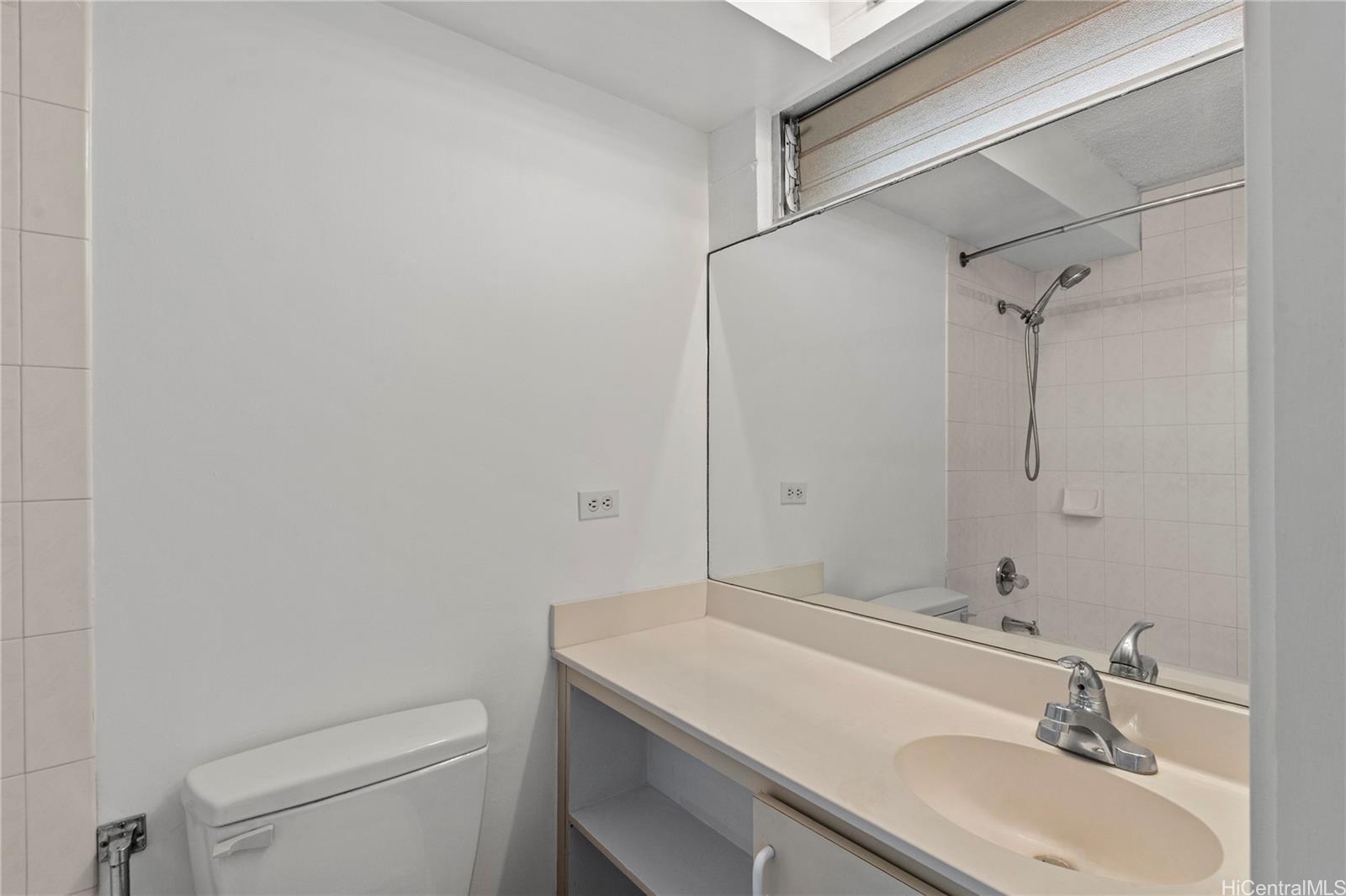 Crescent Park condo # 1504, Honolulu, Hawaii - photo 23 of 25