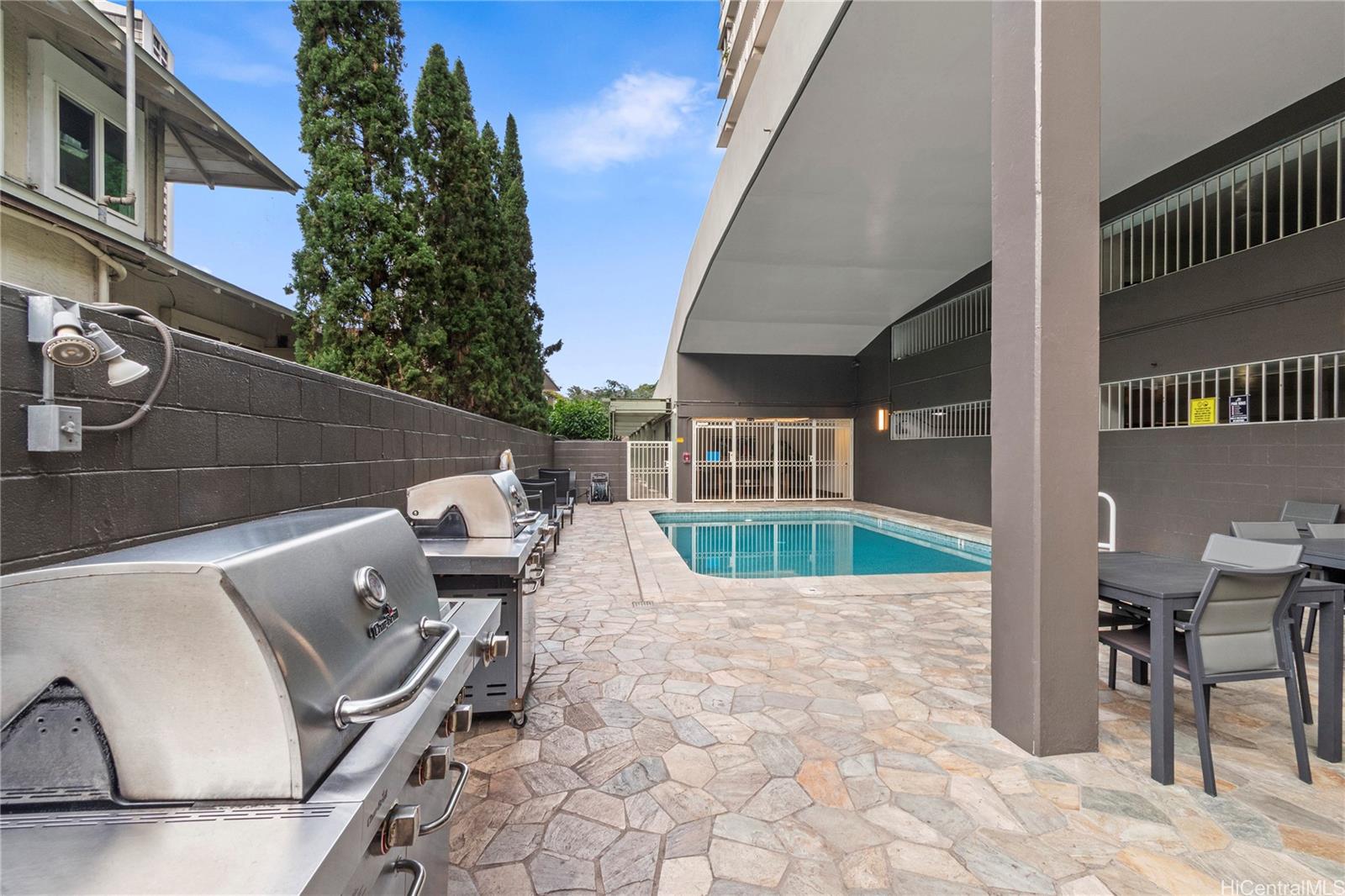 Crescent Park condo # 1504, Honolulu, Hawaii - photo 24 of 25