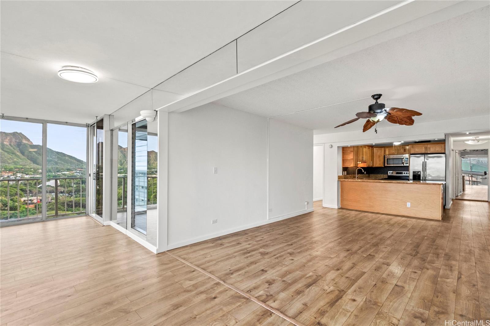 Crescent Park condo # 1504, Honolulu, Hawaii - photo 6 of 25