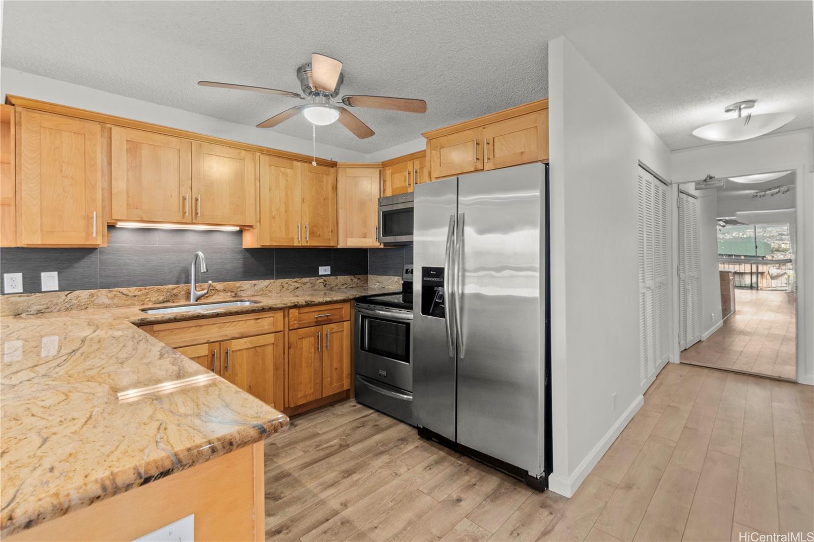 Crescent Park condo # 1504, Honolulu, Hawaii - photo 8 of 25