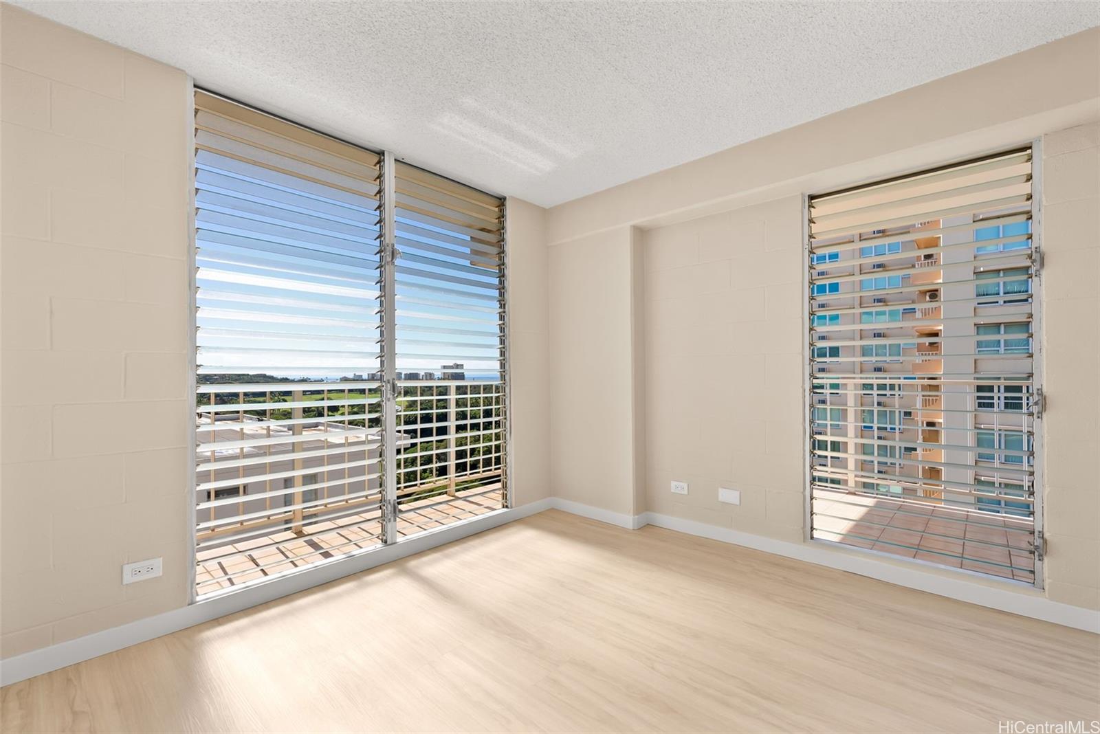 Crescent Park condo # 1603, Honolulu, Hawaii - photo 18 of 20