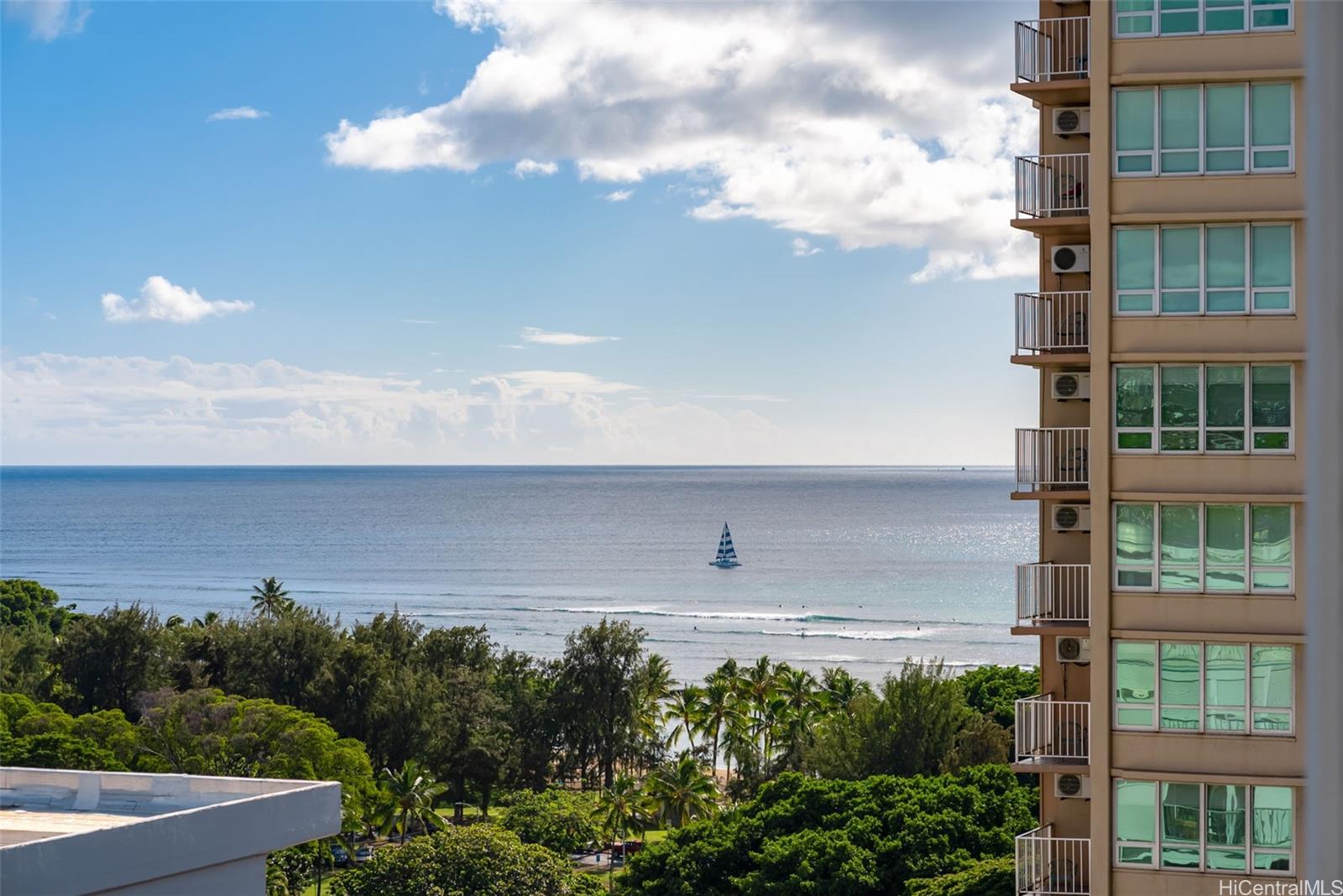 Crescent Park condo # 1603, Honolulu, Hawaii - photo 3 of 20