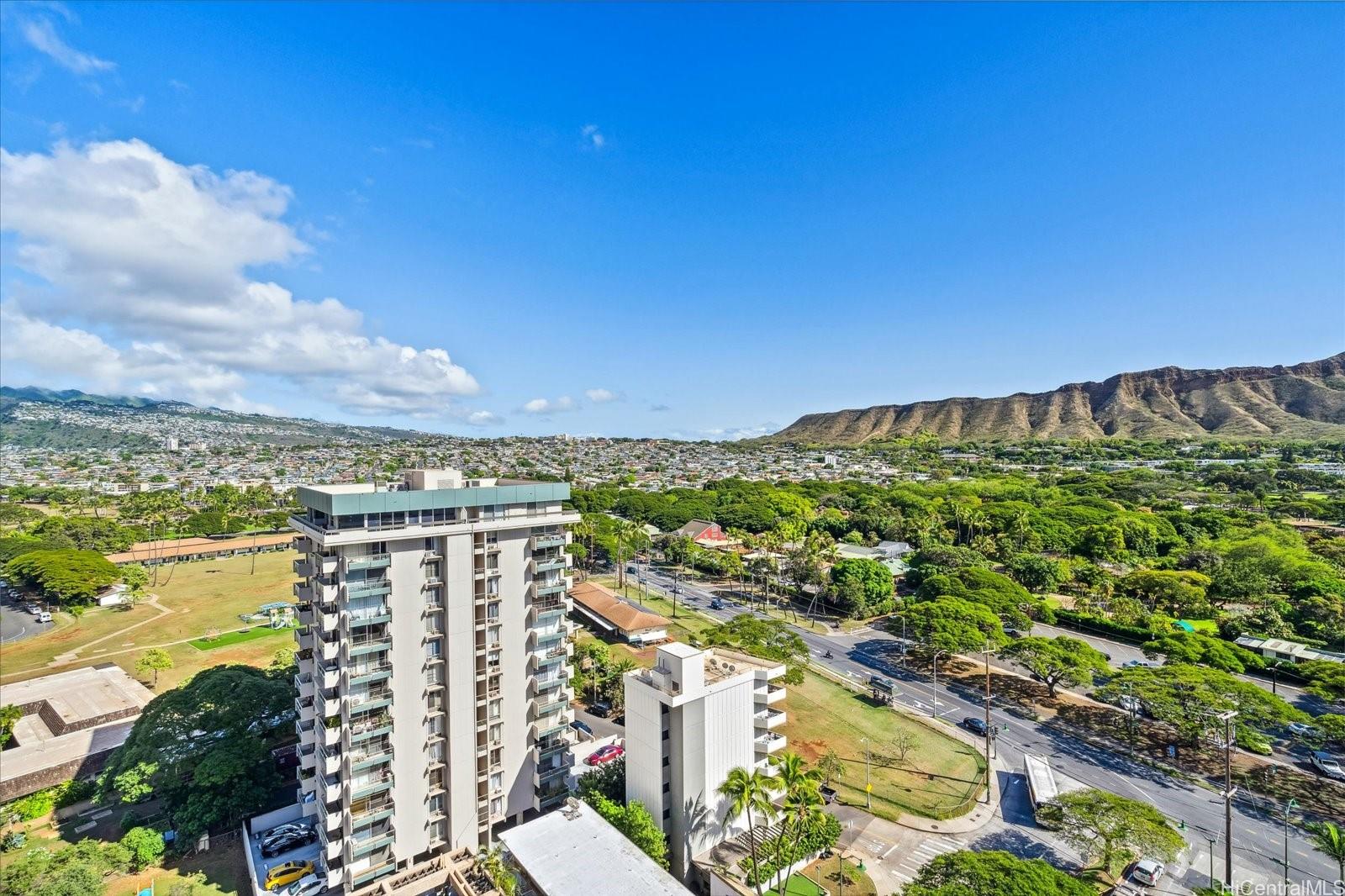 Crescent Park condo # 1702, Honolulu, Hawaii - photo 2 of 21