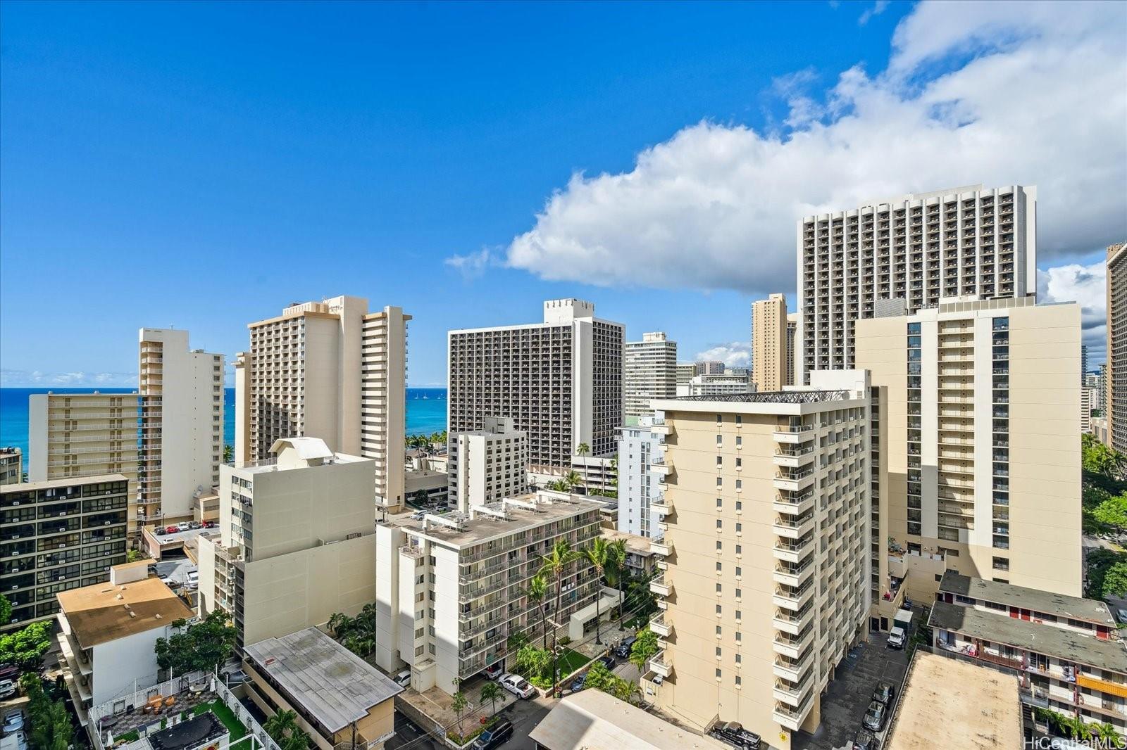 Crescent Park condo # 1702, Honolulu, Hawaii - photo 11 of 21