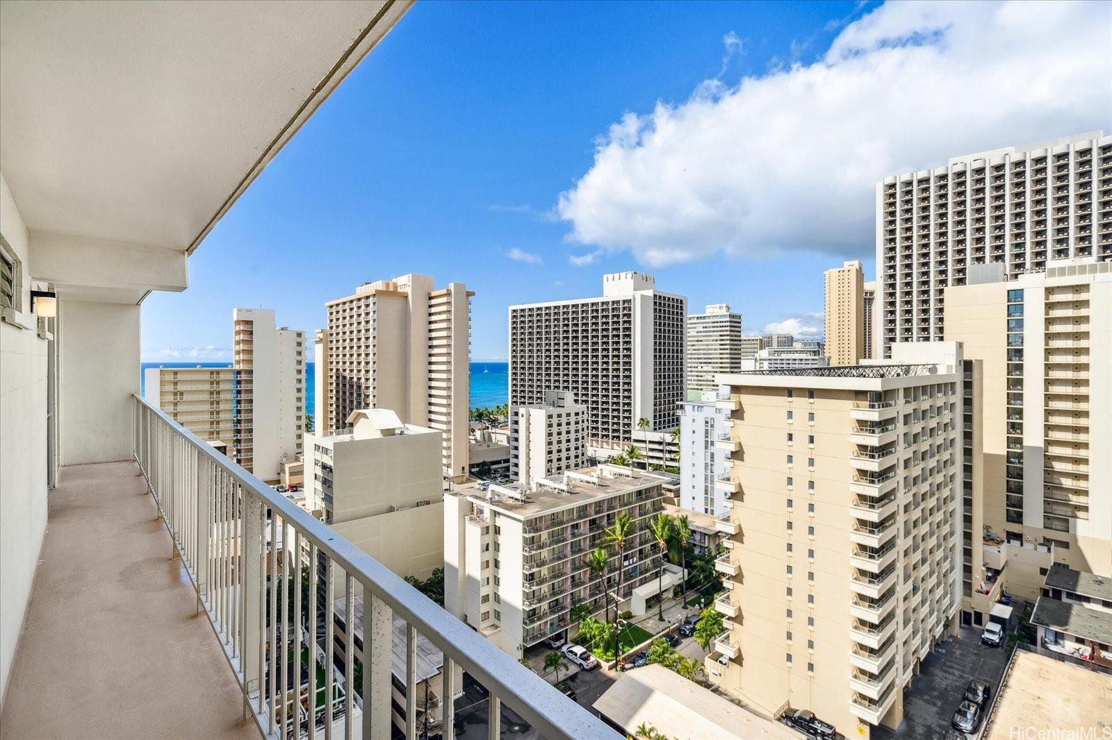 Crescent Park condo # 1702, Honolulu, Hawaii - photo 4 of 21