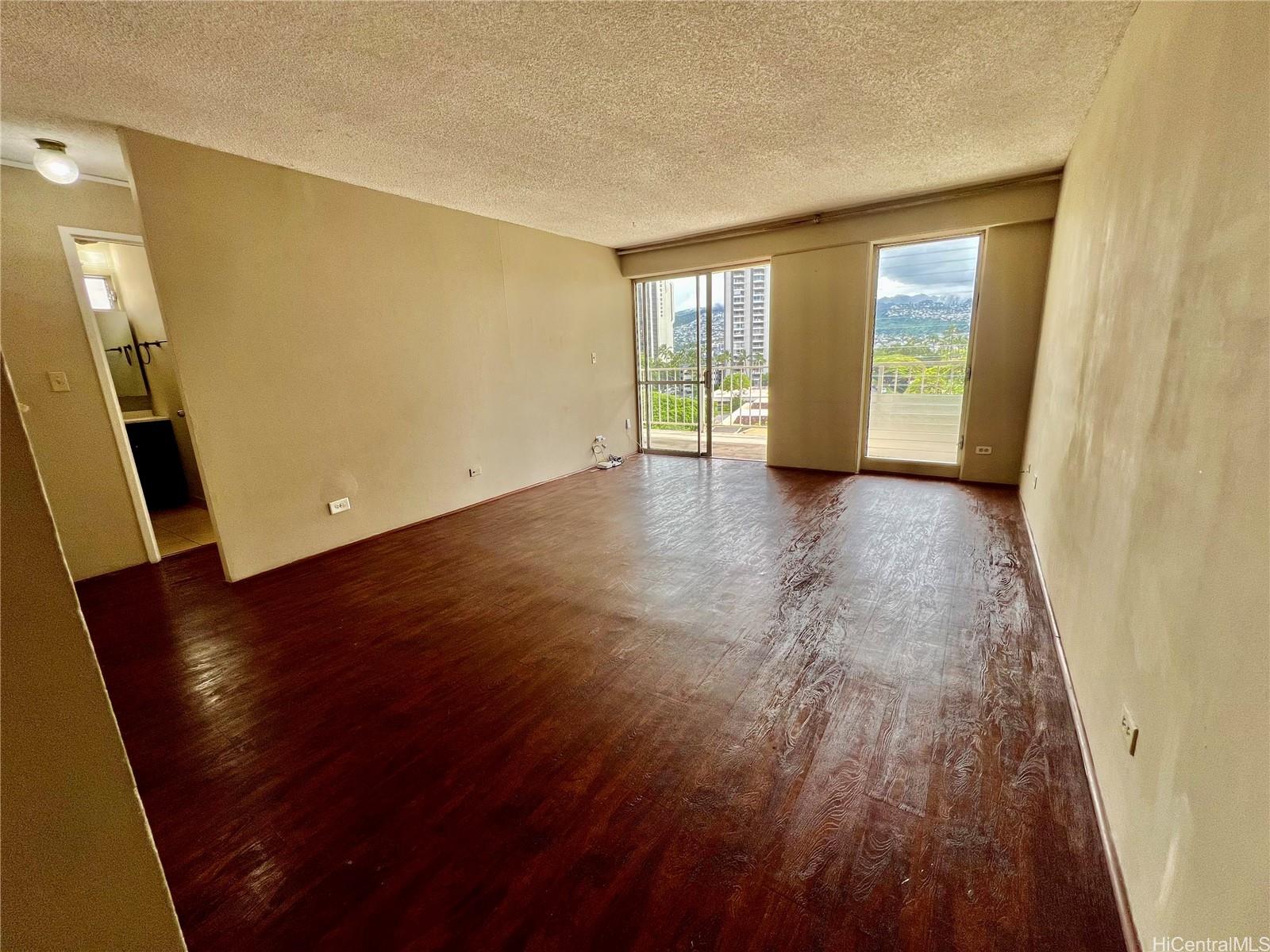 2575 Kuhio Ave Honolulu - Rental - photo 6 of 15