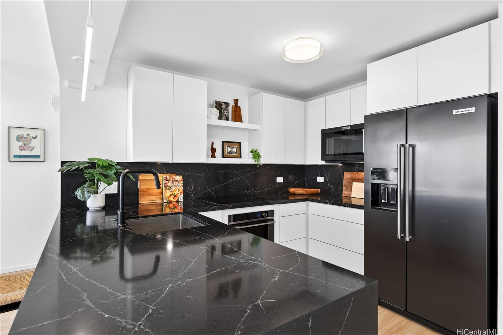 Crescent Park condo # 904, Honolulu, Hawaii - photo 17 of 24