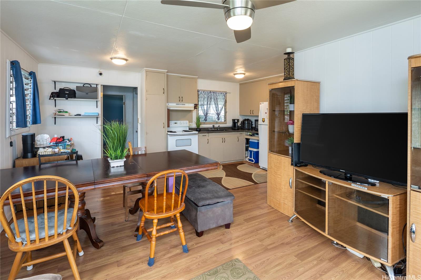 259  Kuahiwi Ave Wahiawa Area, Central home - photo 4 of 19