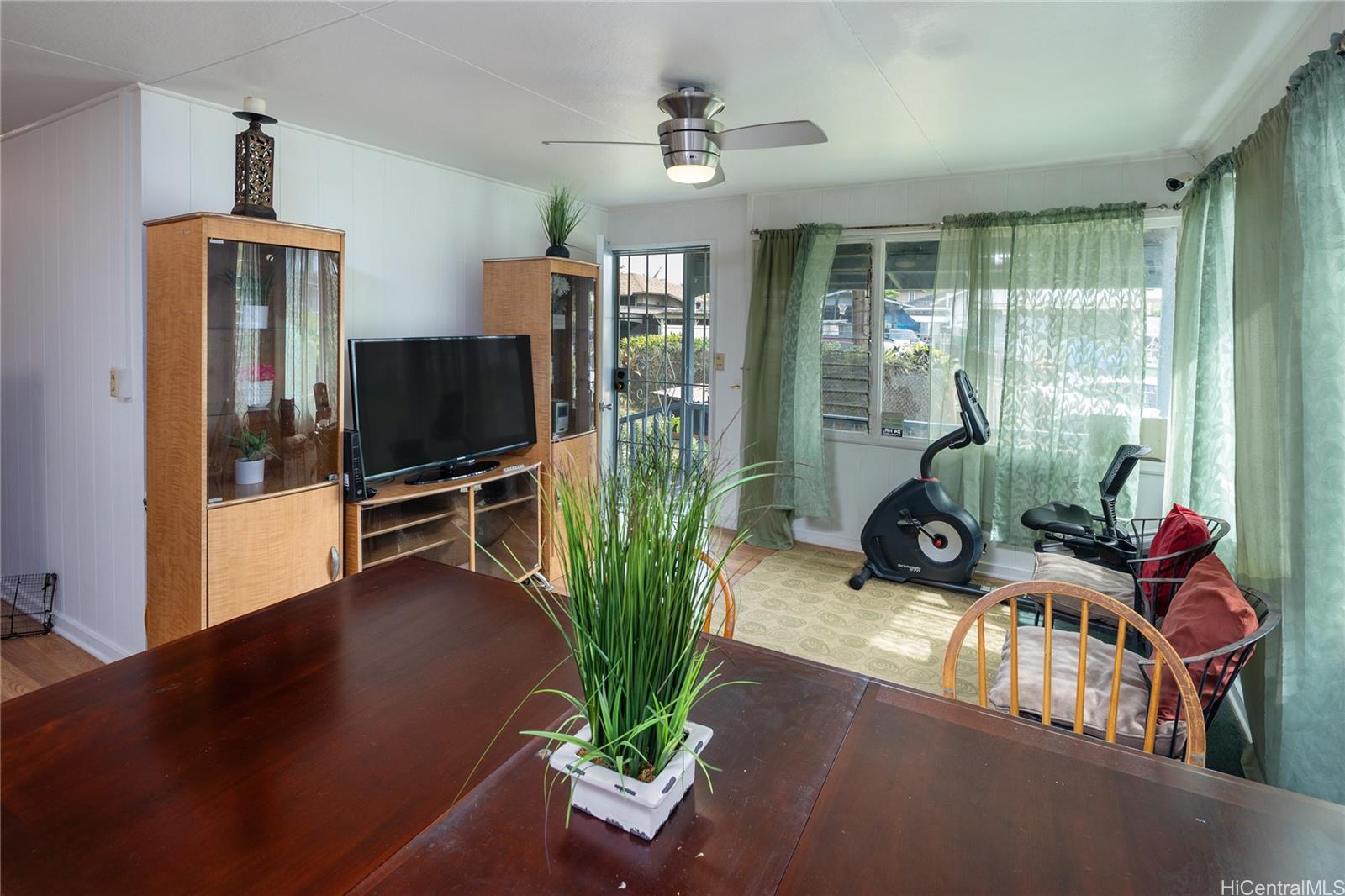 259  Kuahiwi Ave Wahiawa Area, Central home - photo 5 of 19