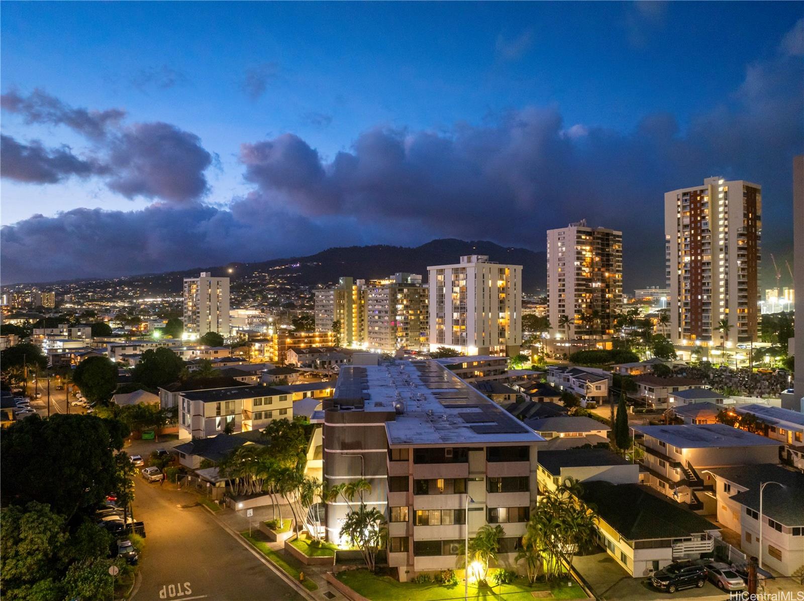 Kuilei Place condo # 1162, Honolulu, Hawaii - photo 4 of 25