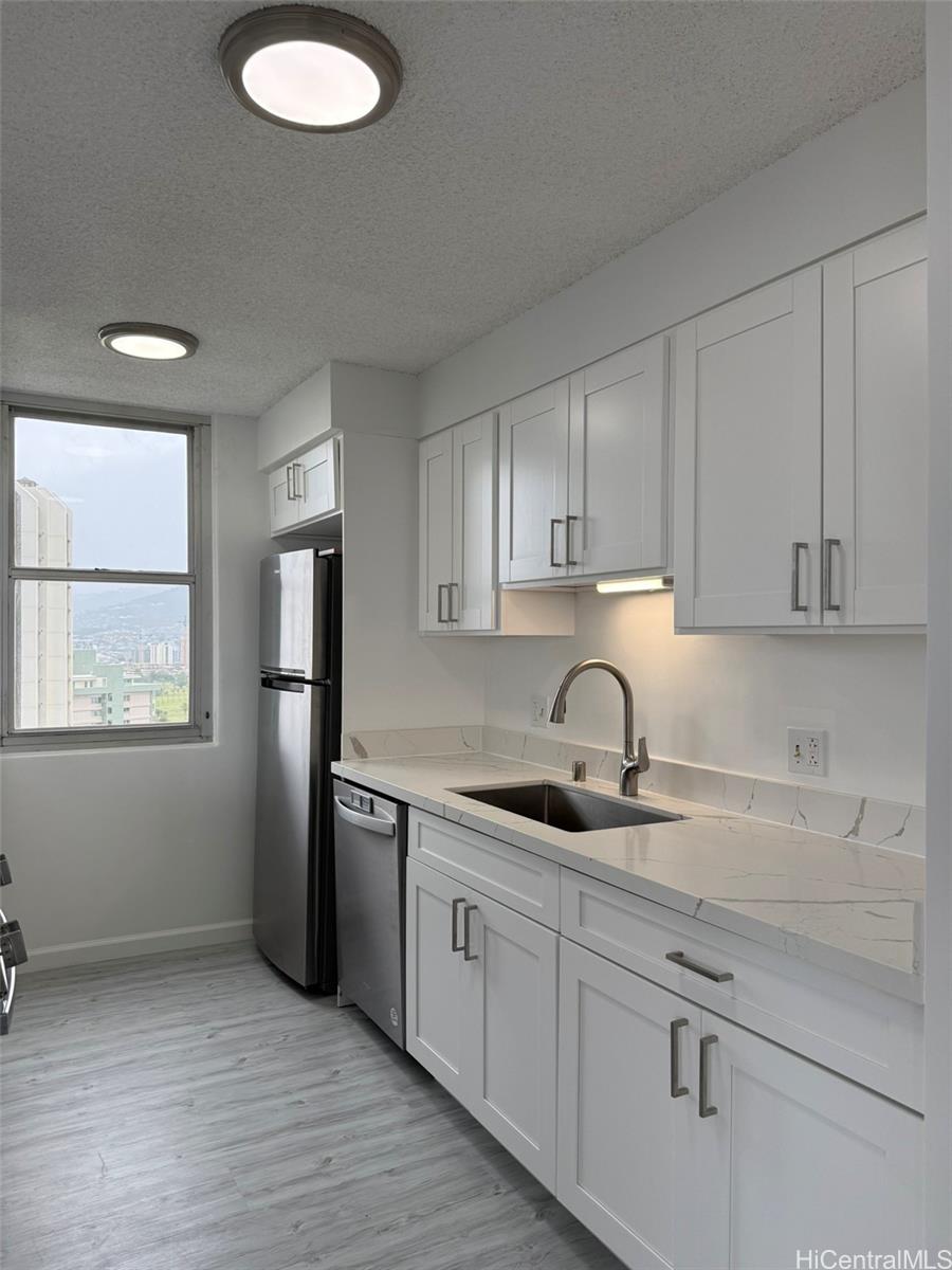 Diamond Head Vista condo # 2005, Honolulu, Hawaii - photo 3 of 24