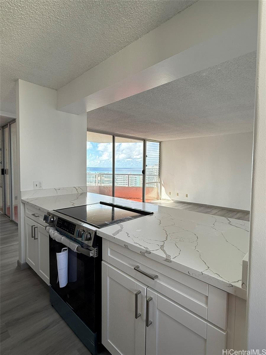 Diamond Head Vista condo # 2005, Honolulu, Hawaii - photo 6 of 24