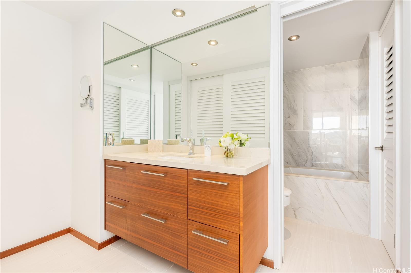 Diamond Head Vista condo # 2301, Honolulu, Hawaii - photo 19 of 25