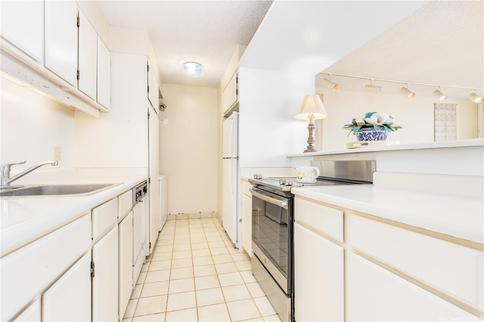 Diamond Head Vista condo # 2502, Honolulu, Hawaii - photo 14 of 25