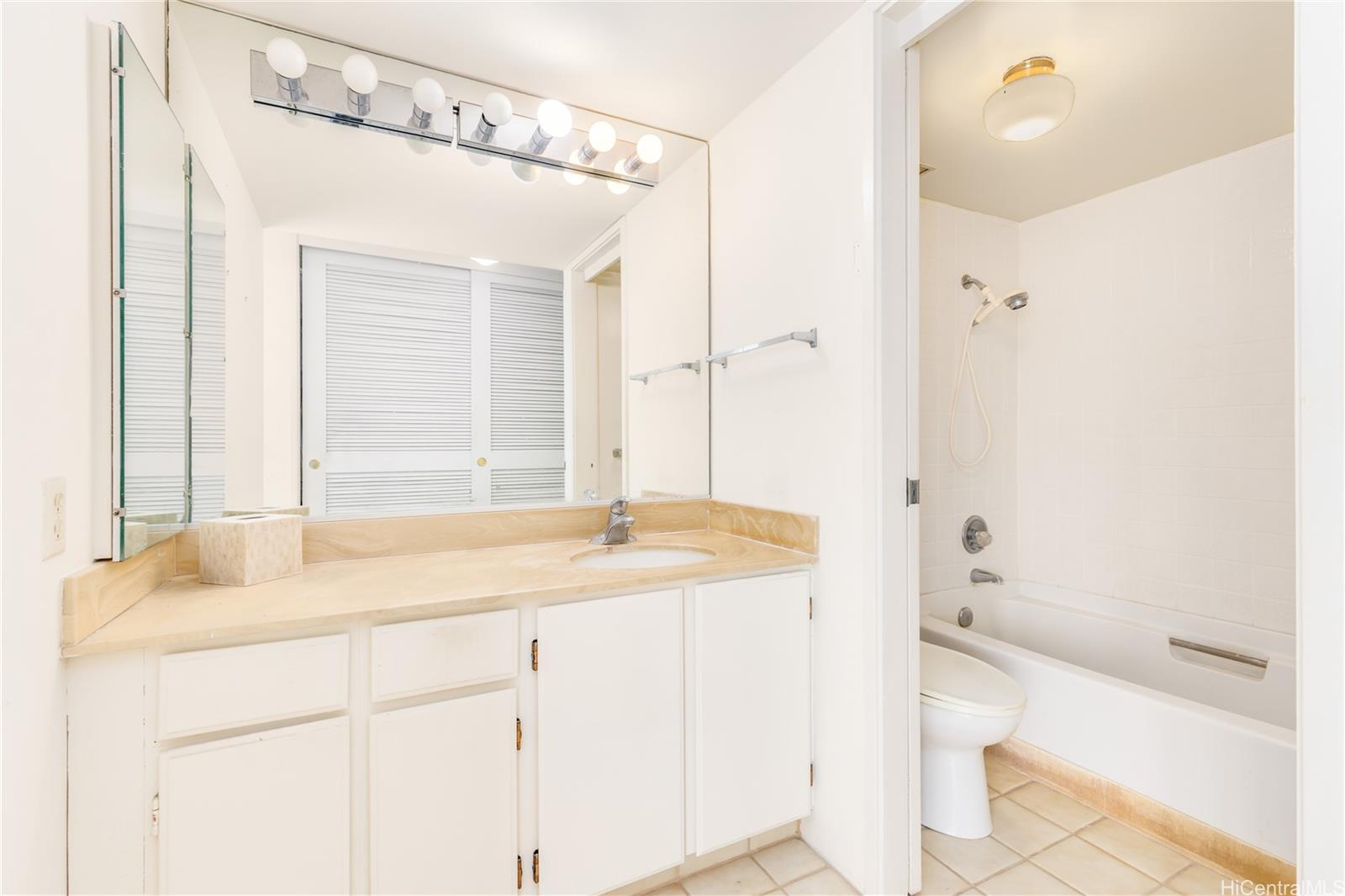 Diamond Head Vista condo # 2502, Honolulu, Hawaii - photo 19 of 25