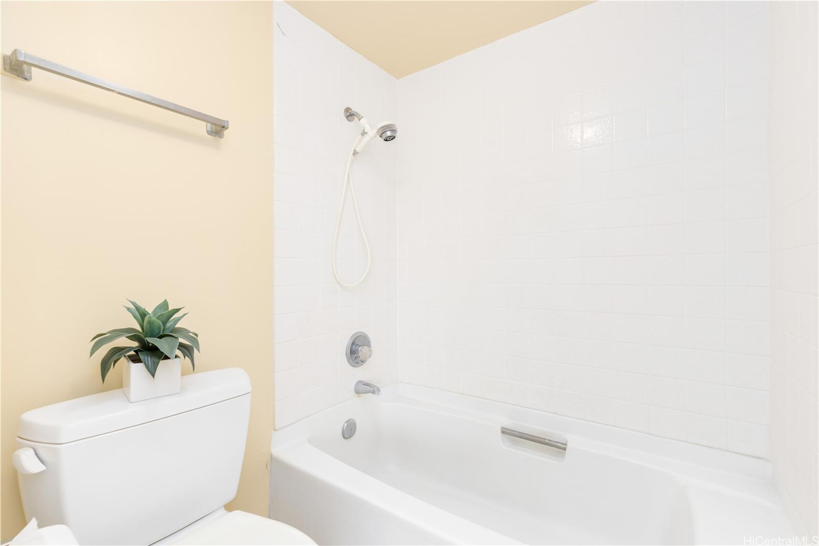 Diamond Head Vista condo # 2502, Honolulu, Hawaii - photo 20 of 25