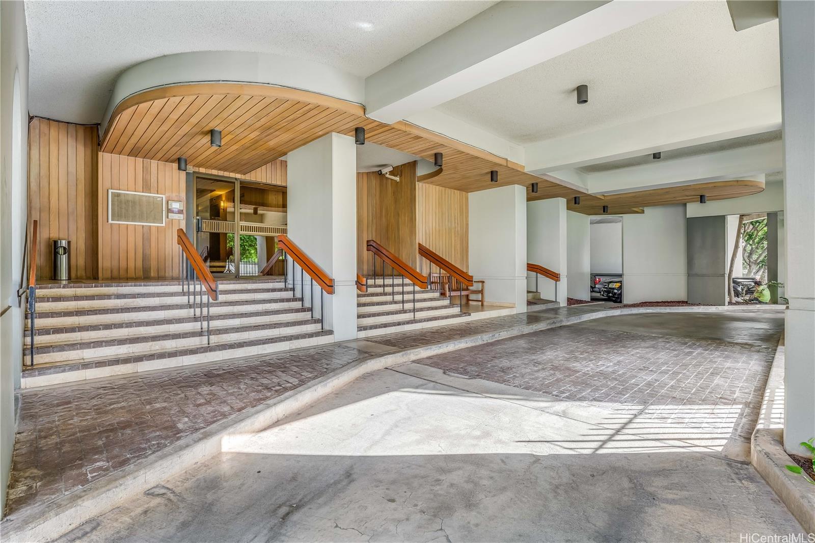 Diamond Head Vista condo # 2502, Honolulu, Hawaii - photo 23 of 25