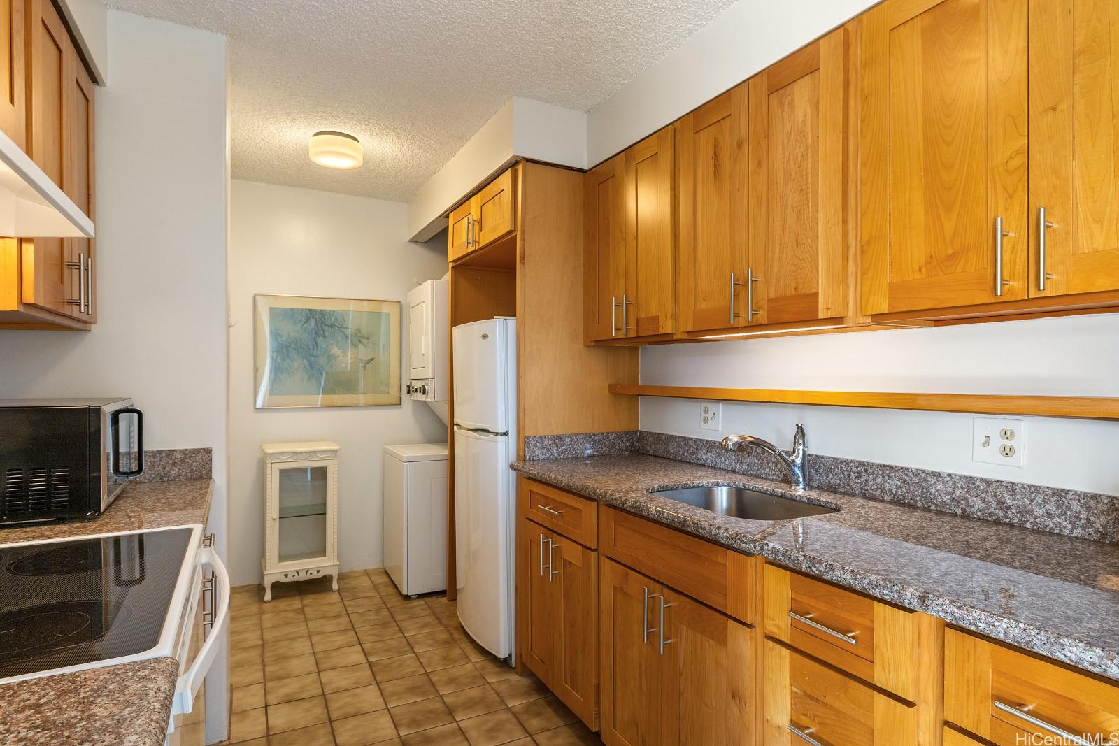 Diamond Head Vista condo # 304, Honolulu, Hawaii - photo 11 of 24