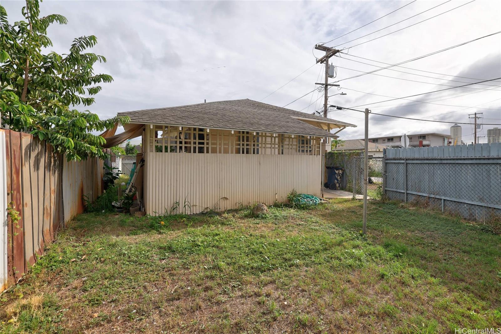 2606 Nahaku Place Honolulu - Multi-family - photo 11 of 25