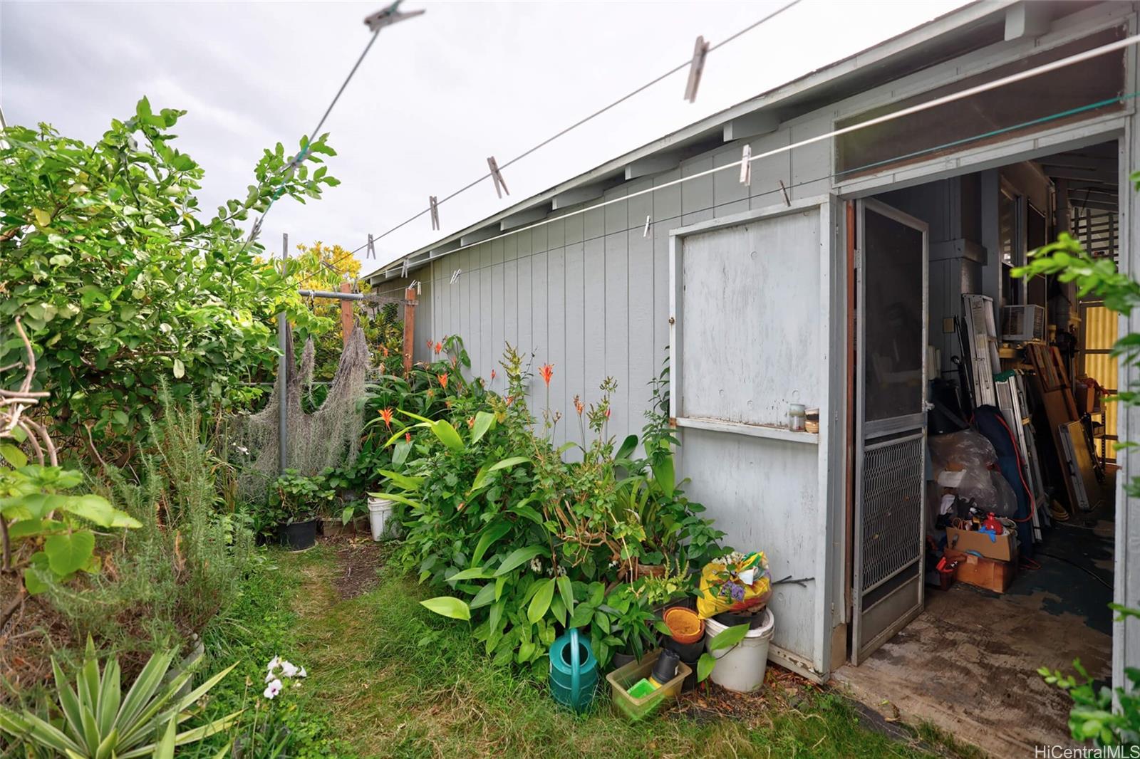 2606 Nahaku Place Honolulu - Multi-family - photo 16 of 25