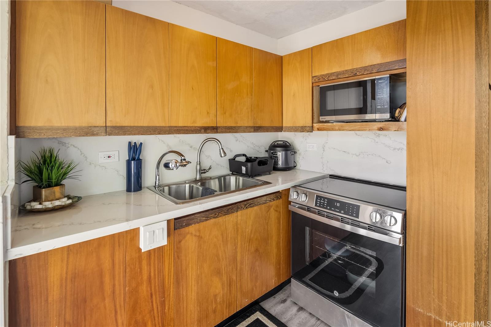 Ala Wailani condo # 1004, Honolulu, Hawaii - photo 9 of 22