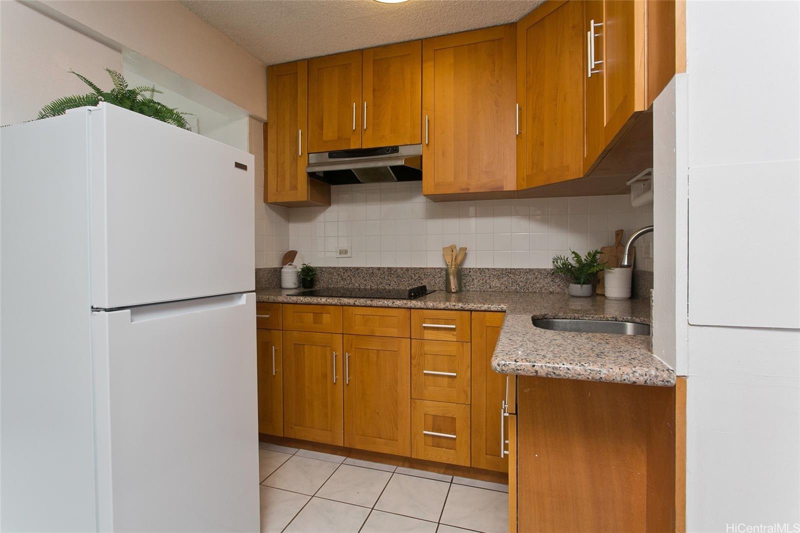 Ala Wailani condo # 403, Honolulu, Hawaii - photo 5 of 9