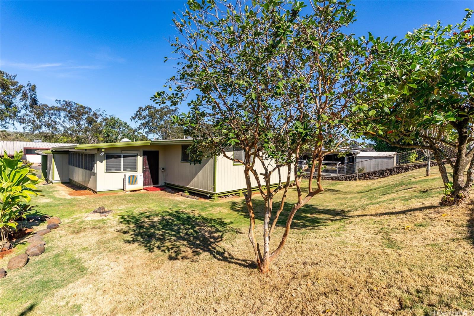 261  Kaliponi Street Wahiawa Area, Central home - photo 22 of 25