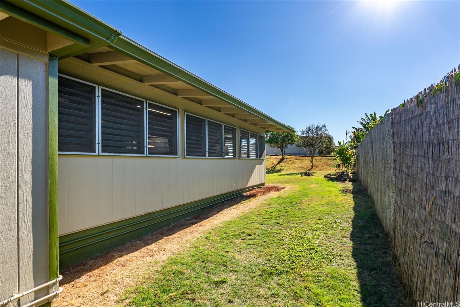261  Kaliponi Street Wahiawa Area, Central home - photo 24 of 25