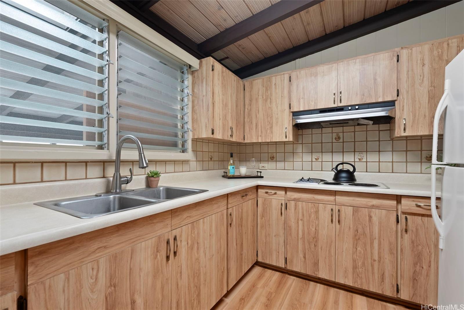 261  Kaliponi Street Wahiawa Area, Central home - photo 7 of 25