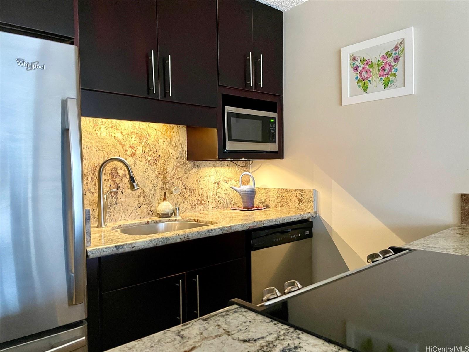 Canal House condo # 1802, Honolulu, Hawaii - photo 4 of 23