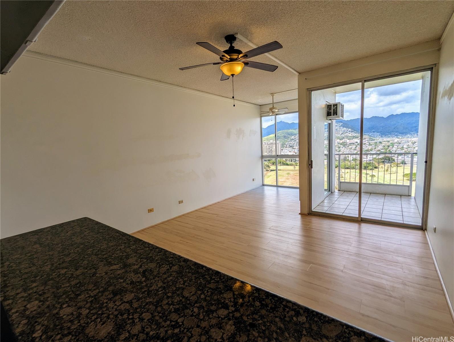 2611 Ala Wai Blvd Honolulu - Rental - photo 12 of 20