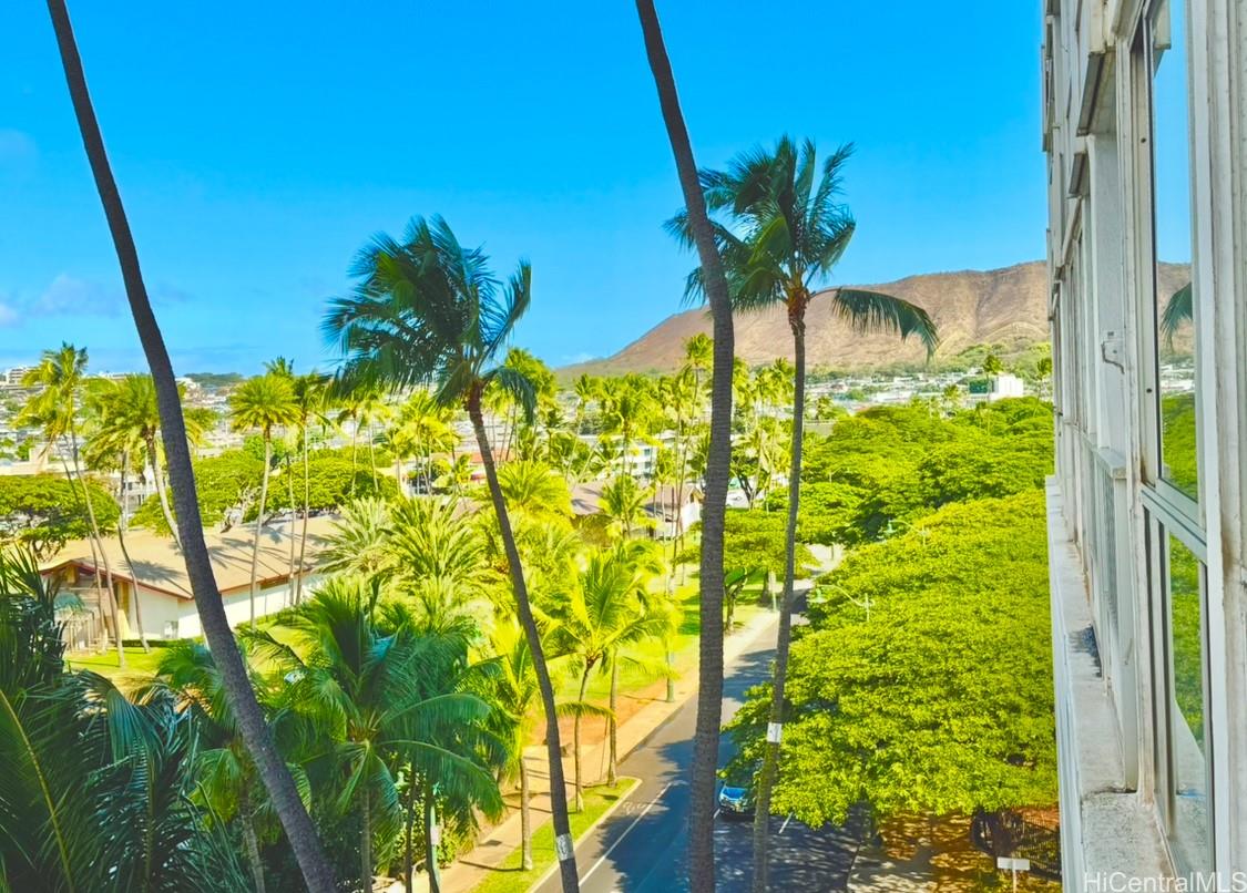 Canal House condo # 706, Honolulu, Hawaii - photo 2 of 3