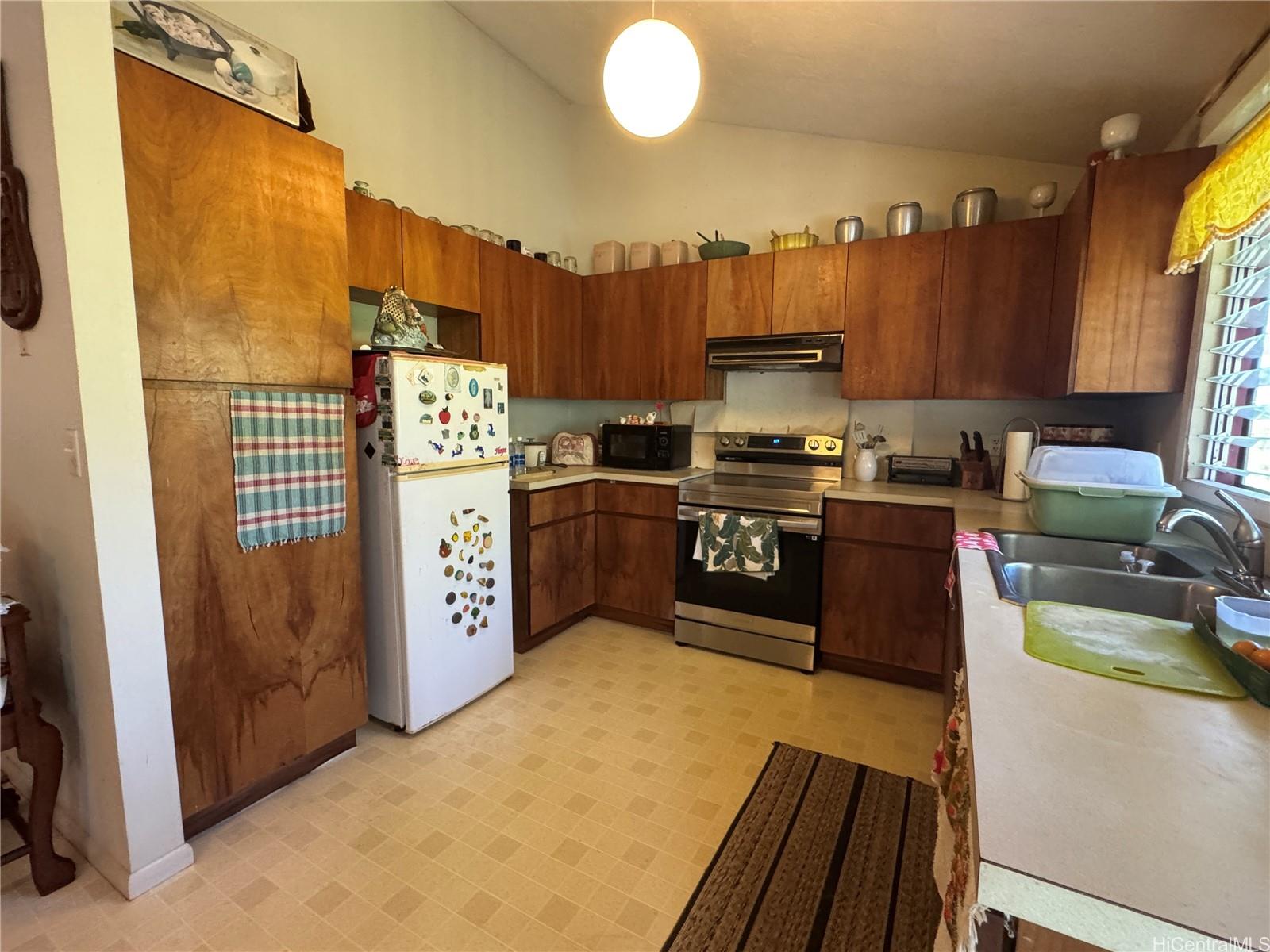 2615  Kinoole Street Waiakea Hmstd, South Hilo home - photo 7 of 24