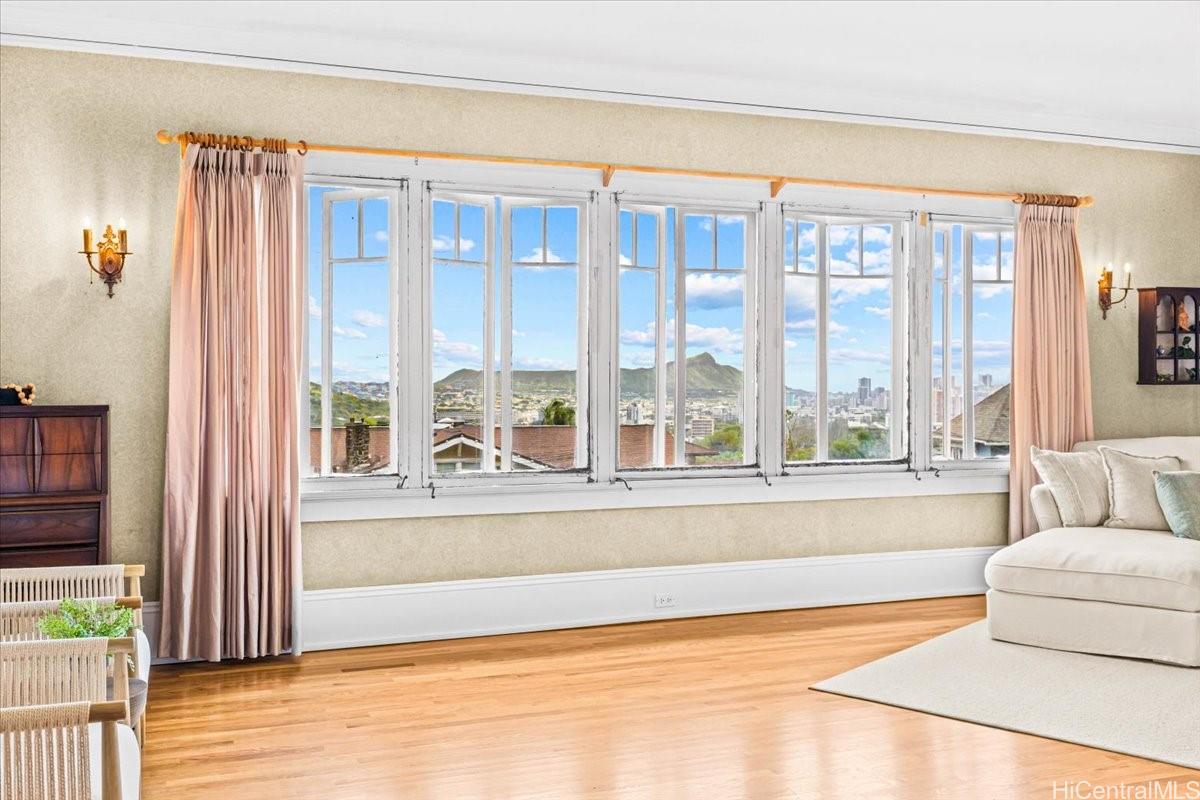 2618  Ferdinand Ave Manoa Area, Honolulu home - photo 4 of 24