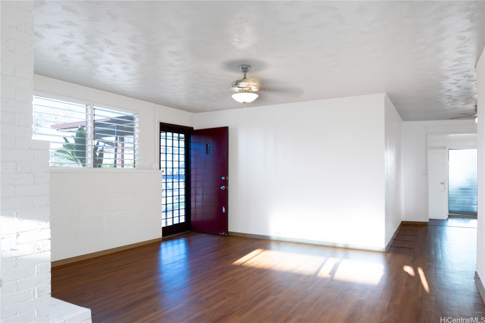 2619  California Ave Wahiawa Heights, Central home - photo 4 of 18