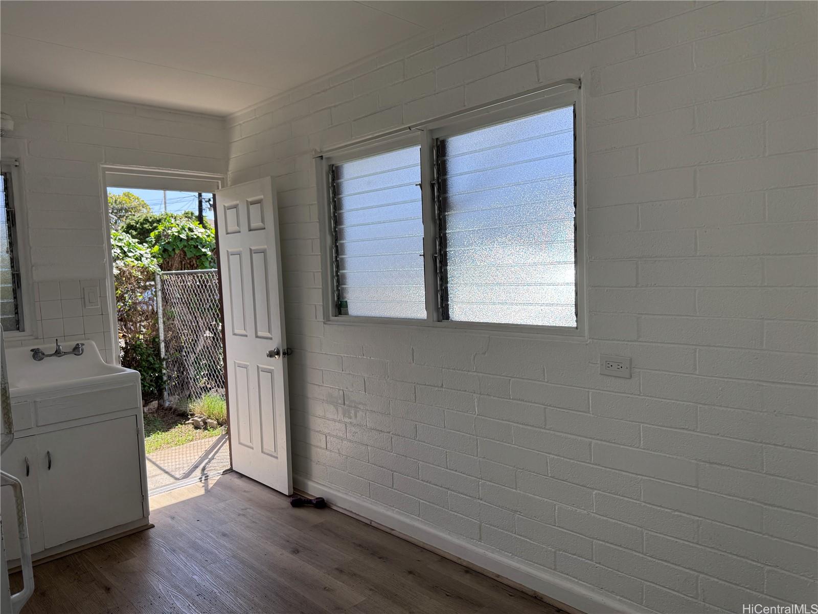 2624 Nahaku Pl Honolulu - Rental - photo 4 of 11